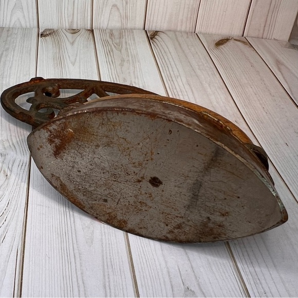 Antique Vintage Clothing Iron w/ Stand Cast Iron Wood Rare Mini - Picture 5 of 7